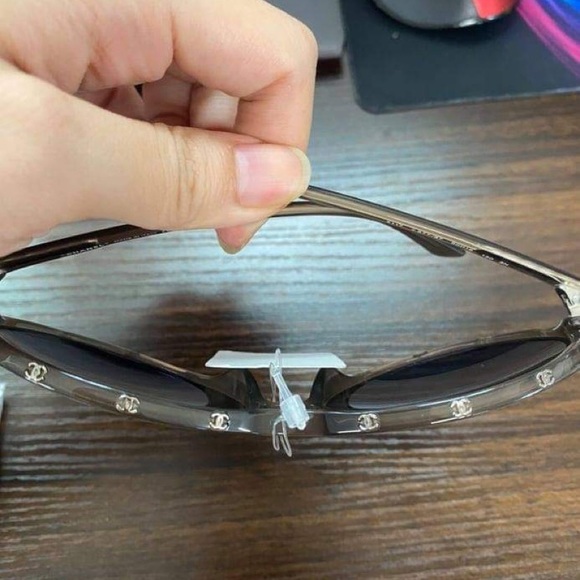 Chanel sunglasses - Picture 9 of 9